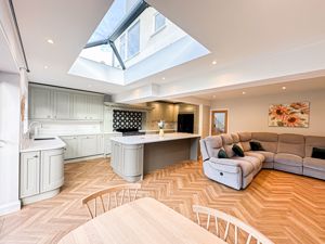 Photo 30- click for photo gallery